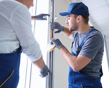glass repair experts in Orland Park, Illinois